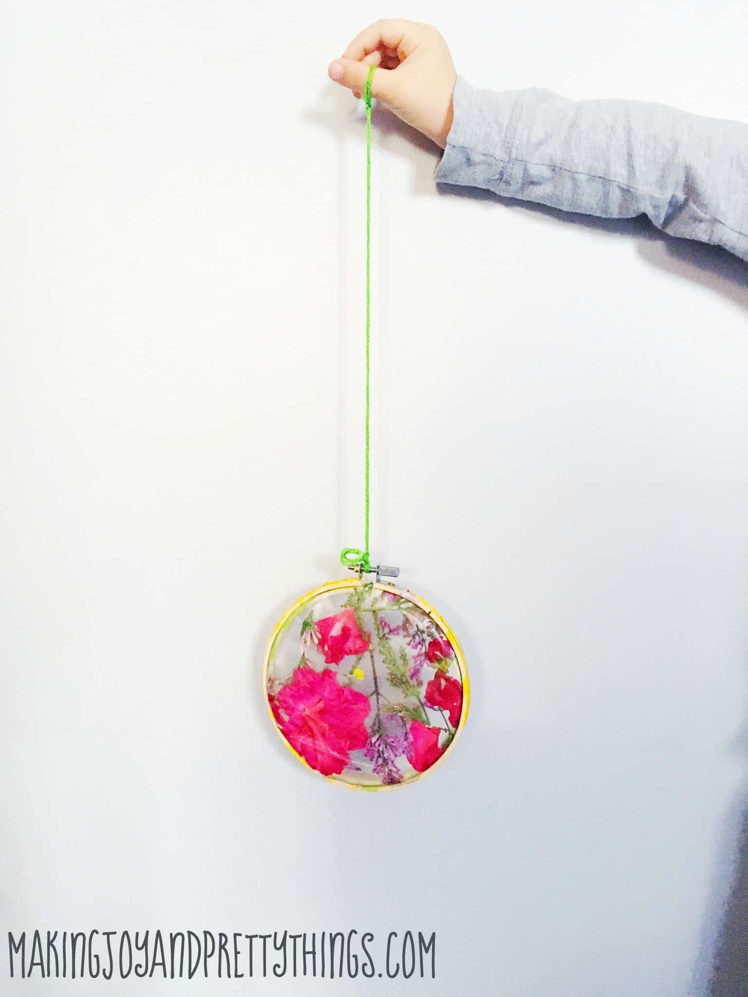 Dried Pressed Flowers Suncatcher Craft - In The Playroom