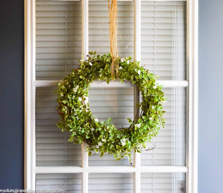 37+ DIY Farmhouse Wreath Ideas For Every Season