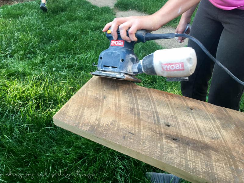 How to clean and refinish barndwood in 3 easy steps. Get the farmhouse look with your own barnwood or reclaimed wood DIY project. 