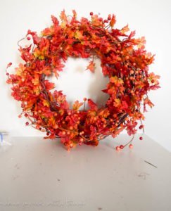 https://www.makingjoyandprettythings.com/diy-traditional-fall-wreath/