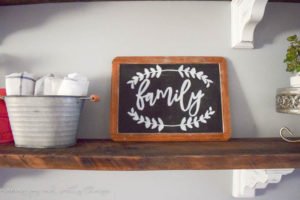 Simple Farmhouse Decor: DIY Lettered Chalkboard Sign
