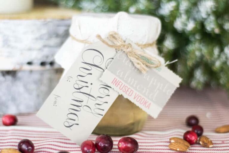 Mason Jar Infused Vodka | Farmhouse Style | DIY Ideas | 12 Days of Craftmas | DIY Gifts | Crafty Gifts | Christmas Gifts DIY | Gift Ideas | DIY Christmas Gifts