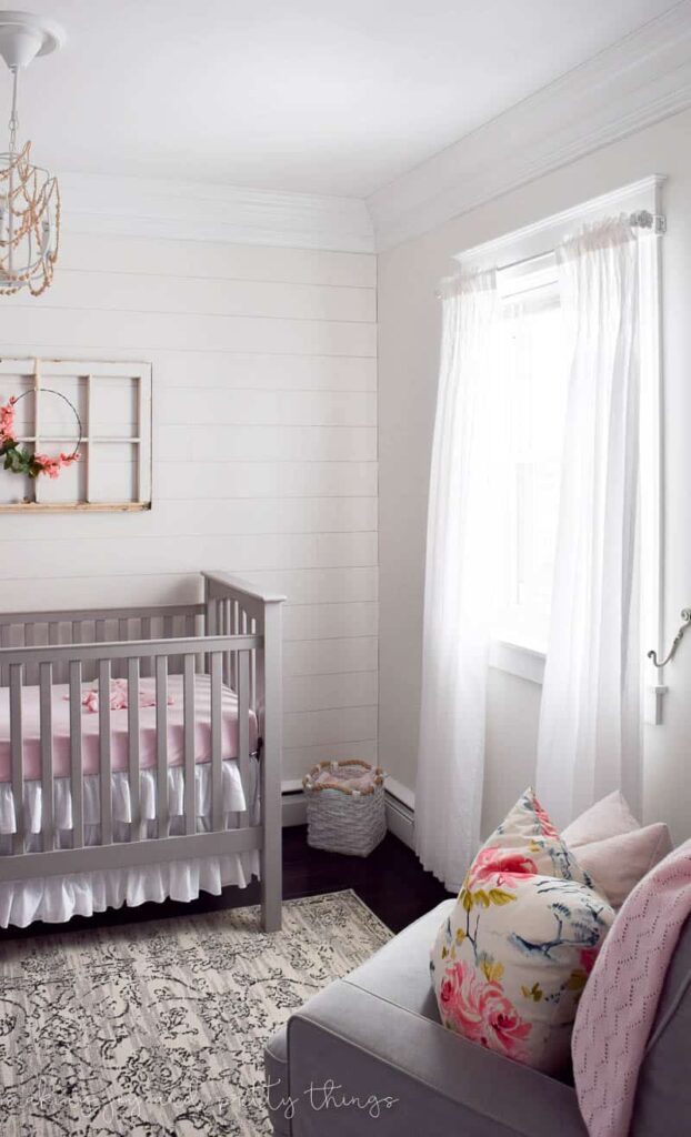 farmhouse girl nursery | farmhouse girl bedroom | farmhouse style | farmhouse decor | nursery ideas girl | nursery decor | nursery | diy nursery decor | diy nursery ideas | rustic nursery girl | girl nursery | girl’s nursery | fixer upper nursery