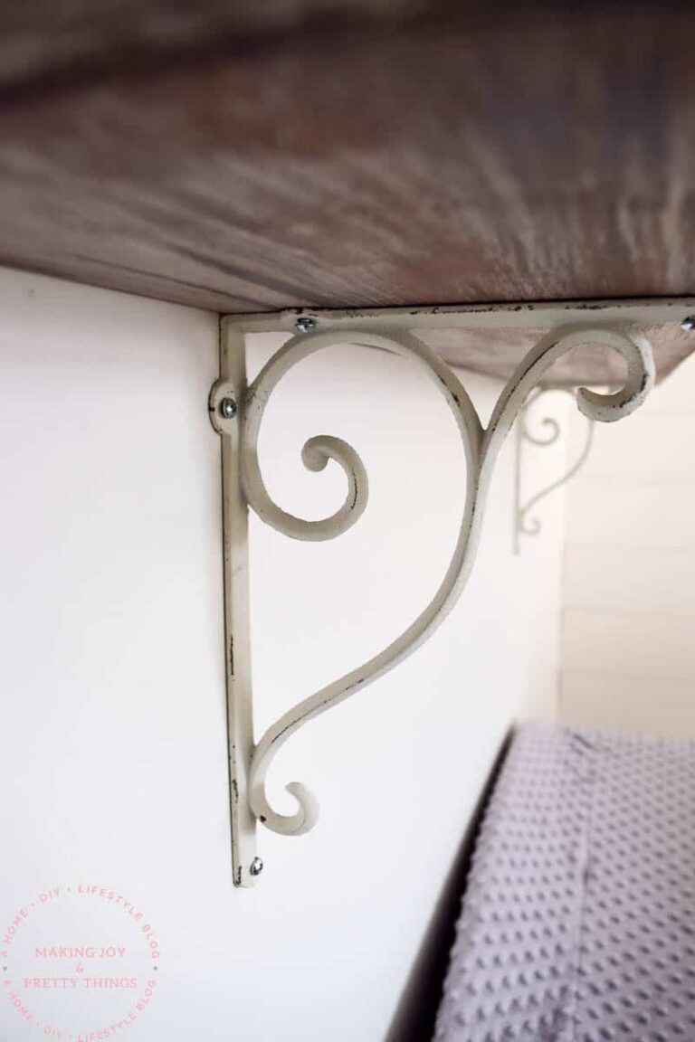 farmhouse shelves | farmhouse shelves DIY | farmhouse style | diy farmhouse shelves | diy farmhouse shelf | rustic shelves | rustic shelving | shelves DIY | diy shelves | diy shelves easy | diy shelf