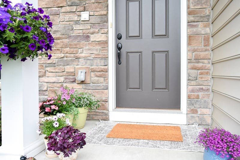 How to Make a Fun Front Door Mat - DIY Beautify - Creating Beauty at Home