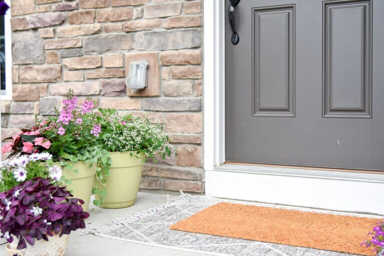 Our Layered Doormats for Summer {Front Porch for Summer!}