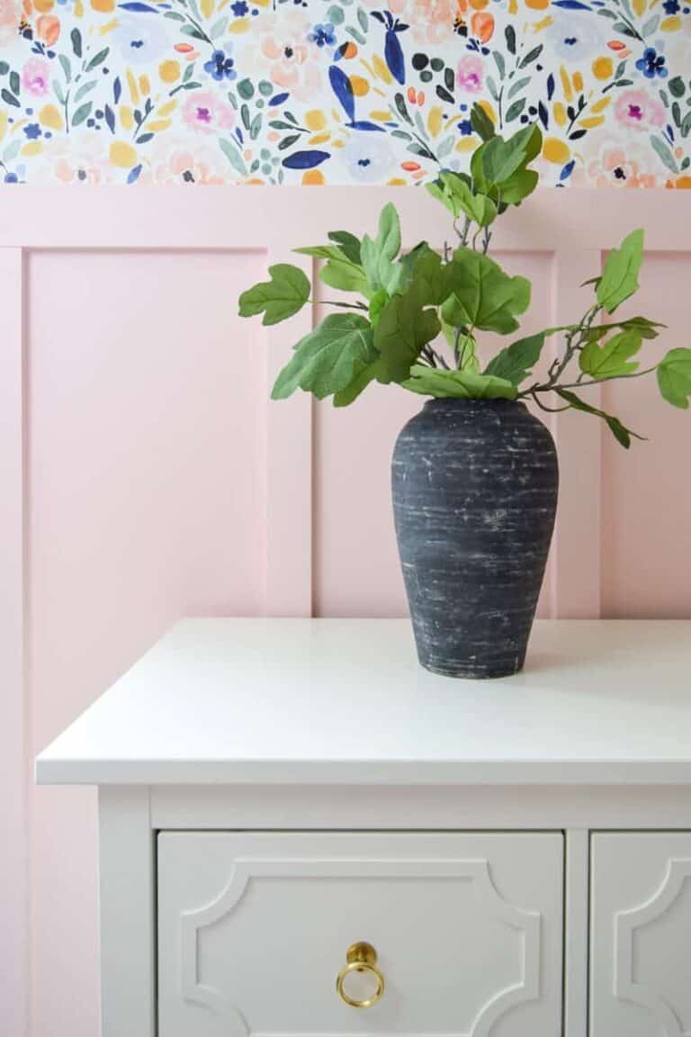 One of my favorite design trends is vintage pottery. I transformed a thrift store vase into a vintage looking vase! Get the vintage pottery look for less with a thrift store upcycle. Make this DIY Vintage Vase as a budget friendly craft and DIY vase idea.