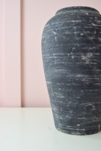 One of my favorite design trends is vintage pottery. I transformed a thrift store vase into a vintage looking vase! Get the vintage pottery look for less with a thrift store upcycle. Make this DIY Vintage Vase as a budget friendly craft and DIY vase idea.