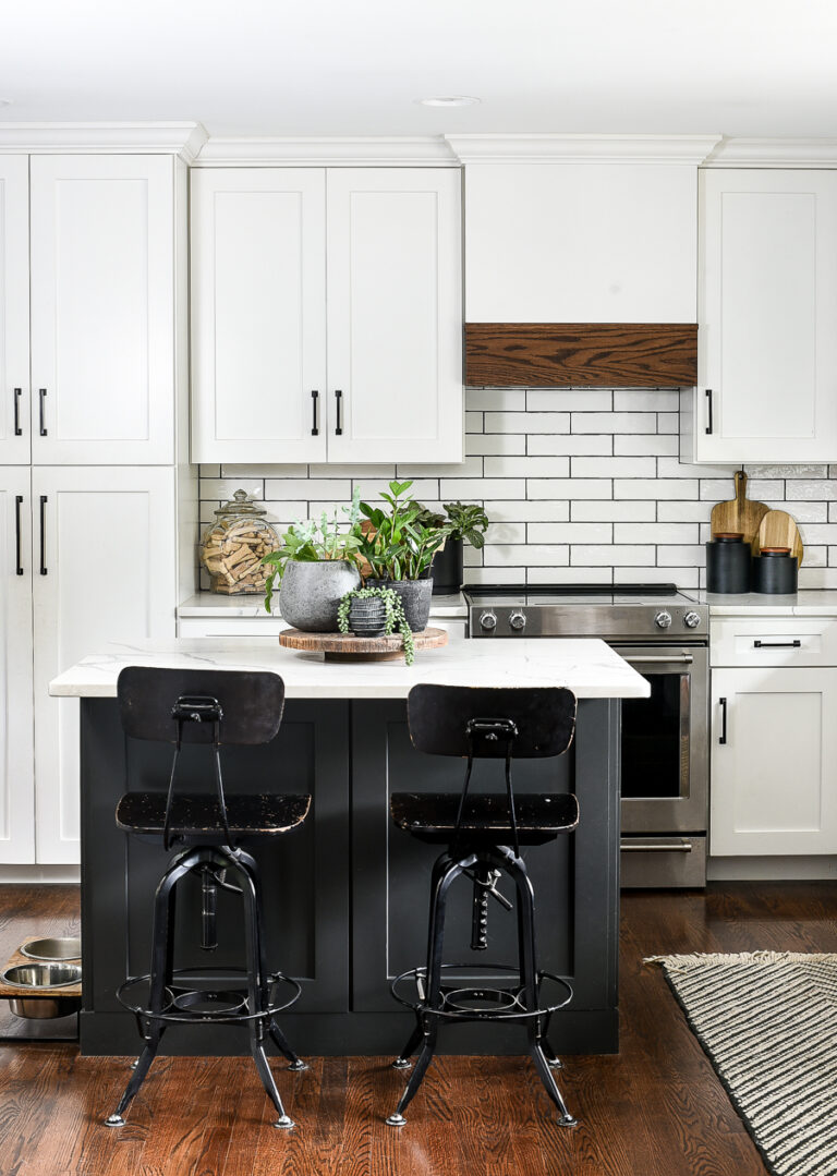 20+ Pretty Decorating Ideas for Kitchen Island